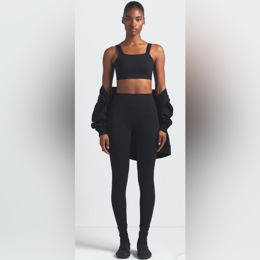 NWT NikeSKIMS Matte High-Waisted 29” Leggings Obsidian Size Small - Picture 4 of 8
